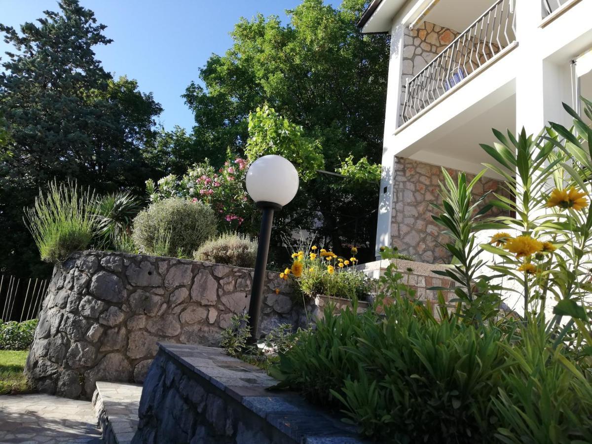 Apartments 4U Omišalj Екстериор снимка